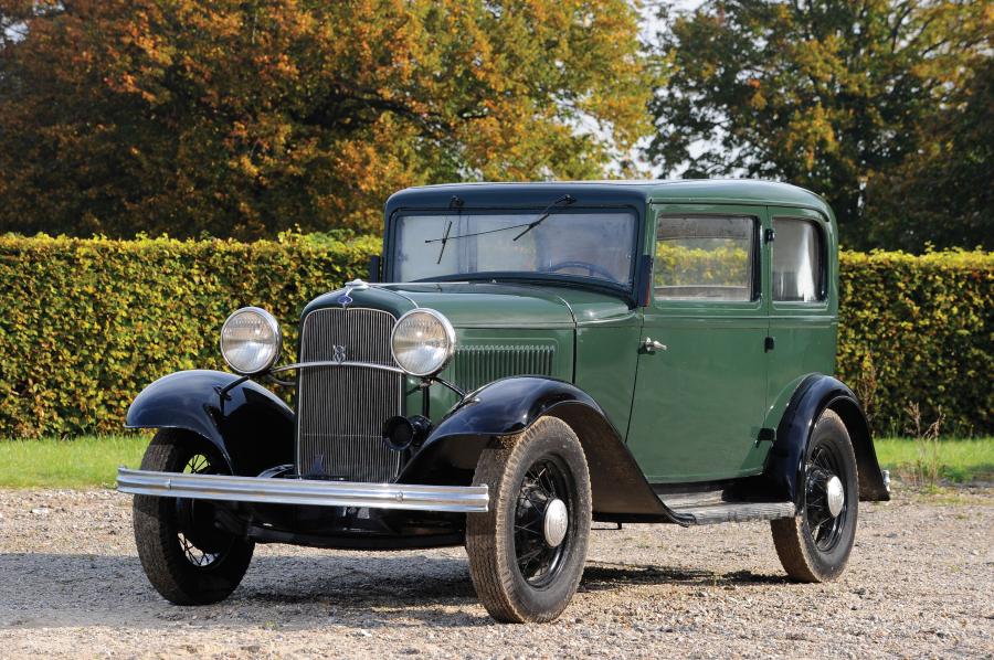  Ford Model 18 Tudor Sedan 1932 года  (фото 1 из 7)